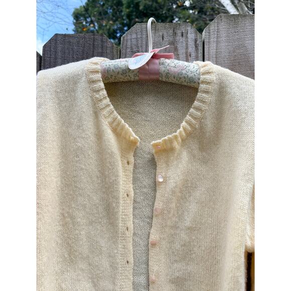 Vintage Buttercream Cardigan – Soft Knit - Cottagecore Fairycore Soft pastel - Picture 2 of 5